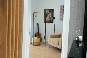 City Center TheBeeApartment, Myslym Shyri